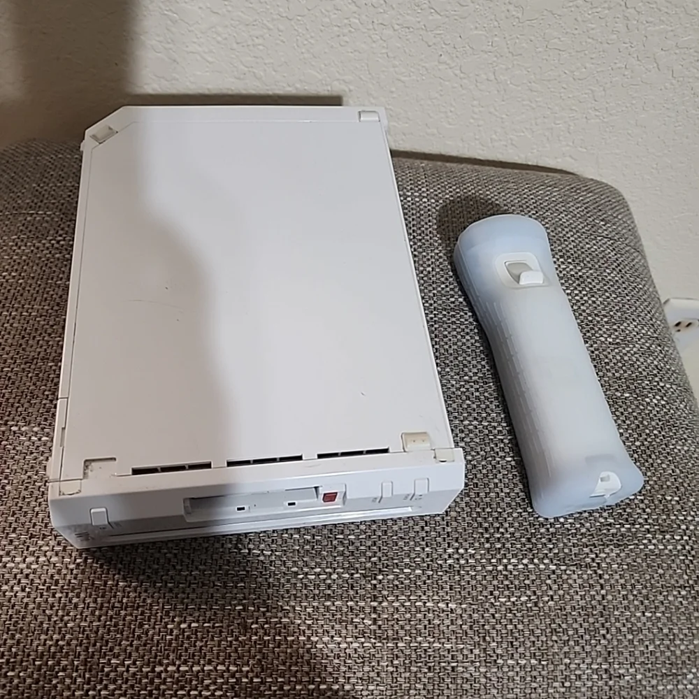 Nintendo WII Home Console With A WII Remote Controller For Parts Or Repair